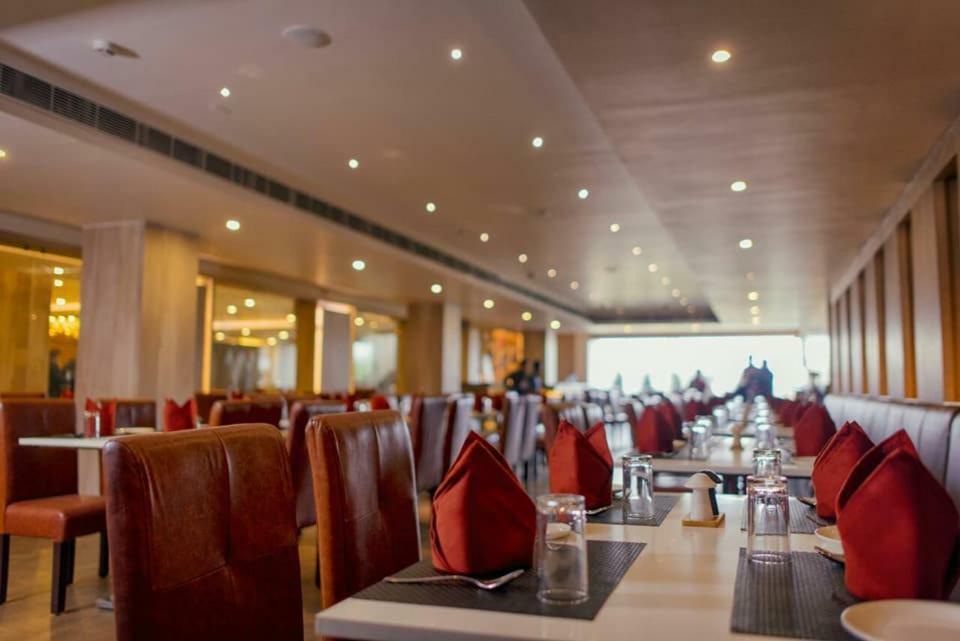 Prism A Boutique Hotel Jorhāt Eksteriør bilde